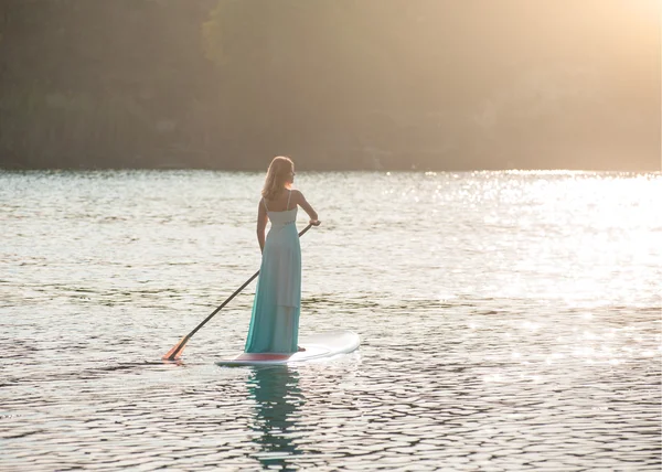 Braut Stand Up Paddleboard04 — Stockfoto