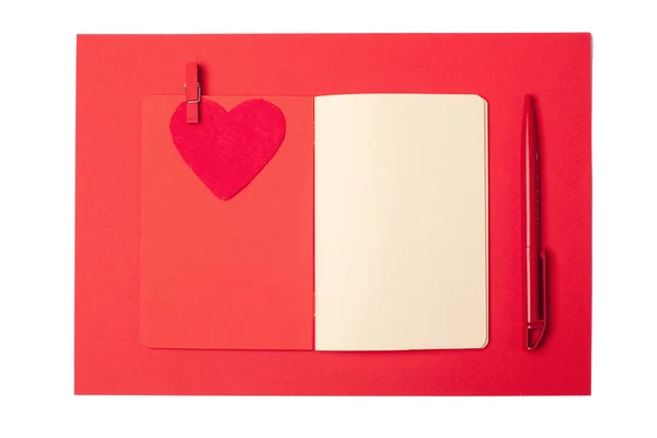 Coeur rouge, bloc-notes et stylo, Saint Valentin — Photo