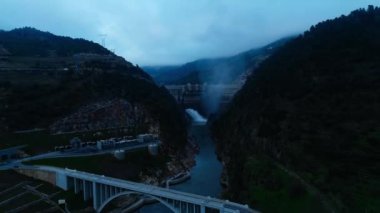 Vadinin havadan görünüşü Hidroelektrik baraj