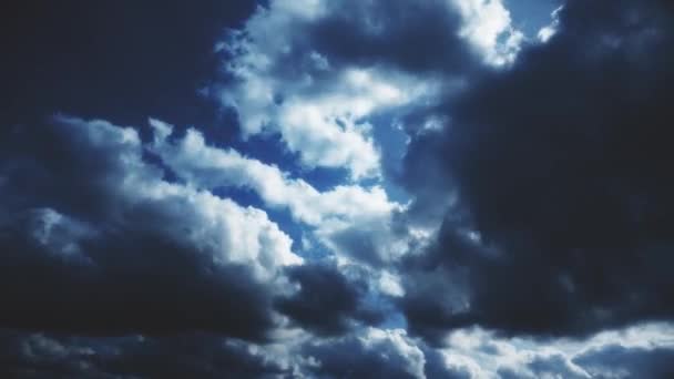 Alkonyat éjszakai égbolt felhők timelapse — Stock videók