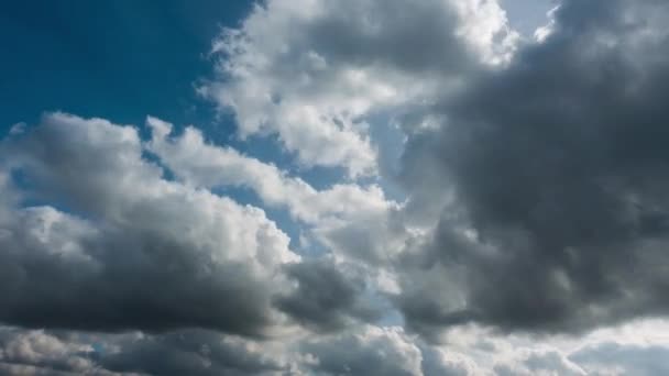 Sol con flecos nubes Timelapse — Vídeo de stock