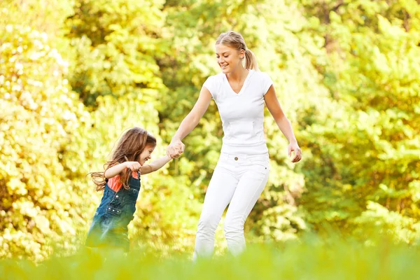 Leisure time in park — Stock Photo, Image