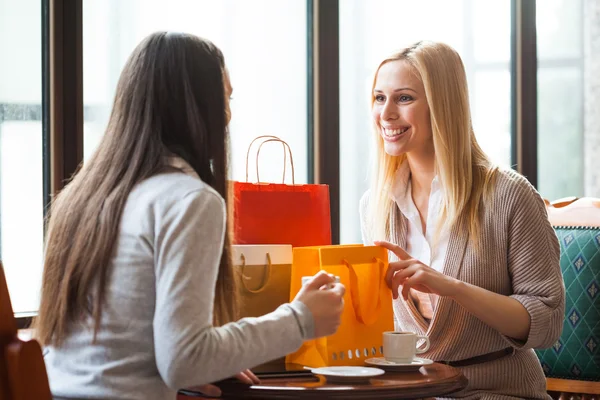 Donne in caffè — Foto Stock