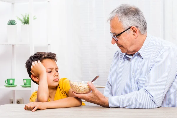 Familia en casa — Foto de Stock