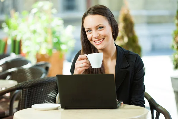 Chica en la cafetería — Foto de Stock