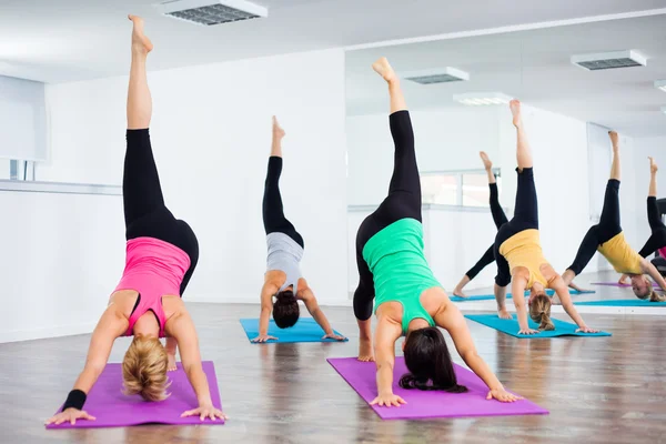 Yoga klasse — Stockfoto