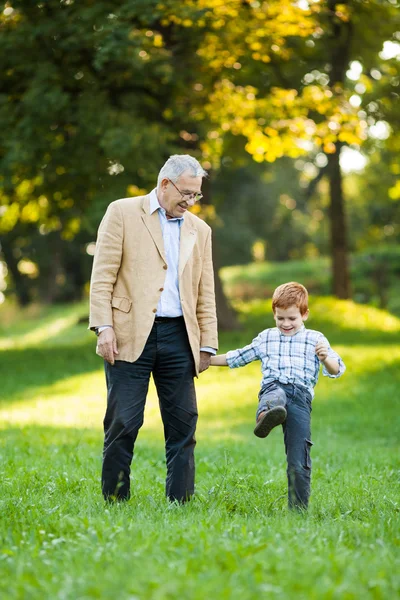 Grand parenting — Stock Photo, Image