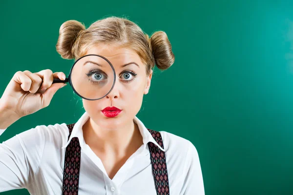 Student girl wants to research — Stock Photo, Image