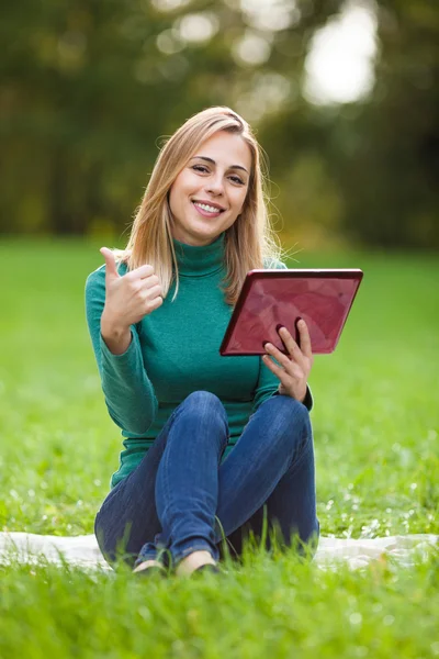 Woman in park — Stock Photo, Image