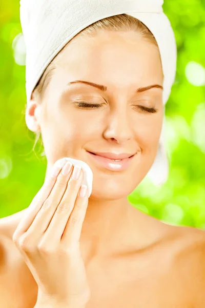 Beauty skin treatment — Stock Photo, Image