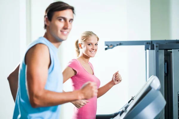 Fitness training in gym — Stock Photo, Image