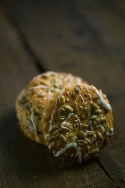 ahşap zemin üzerinde kurabiye