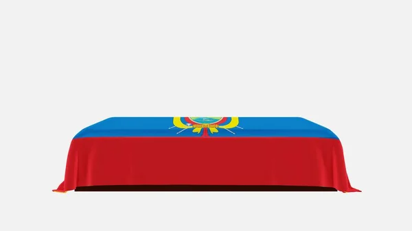 エクアドル国旗に覆われた白い背景の棺の側面図 — ストック写真