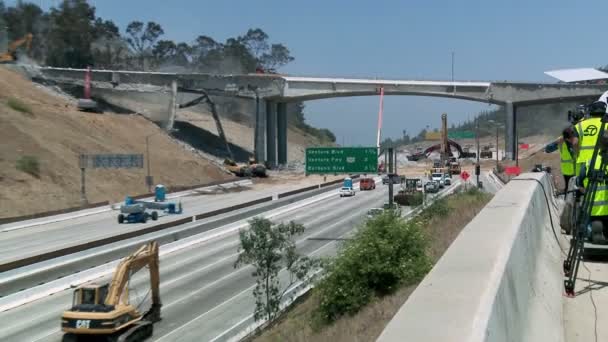 Empty stretch of the 405 freeway in Los Angles — Stock Video