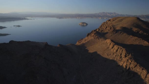 Lake Mead poblíž Hoover Dam — Stock video