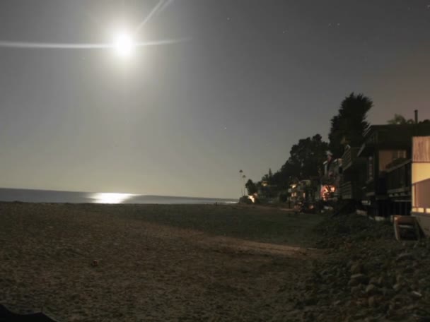 太阳落在海滩 — 图库视频影像