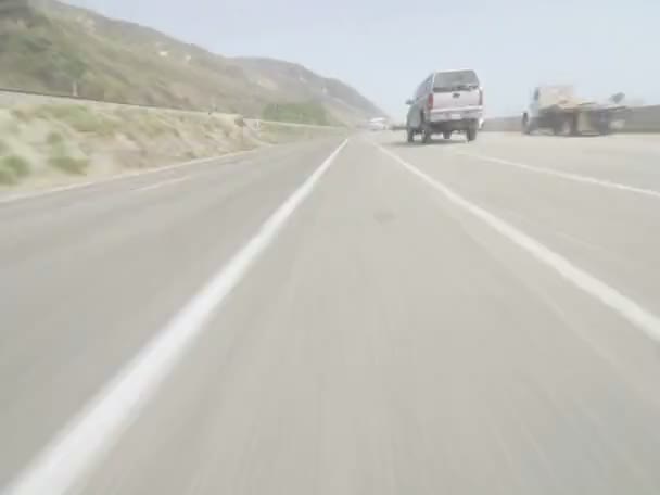 Punto de vista del lapso de tiempo de la conducción de un coche . — Vídeo de stock