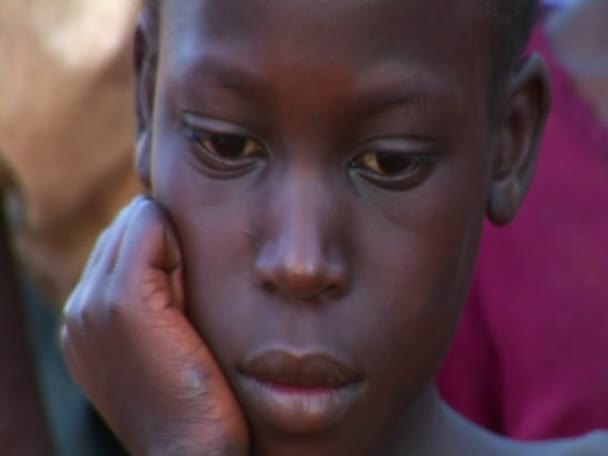 Niño pequeño en Uganda — Vídeo de stock
