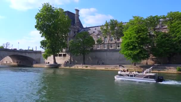 POV van bateaux mouche riverboat — Stockvideo