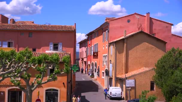 Franska hill town av Roussillon — Stockvideo