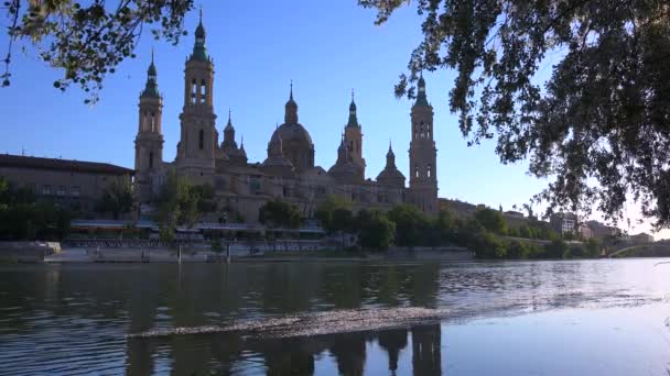 Chiesa cattolica a Saragozza Spagna — Video Stock