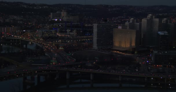 Skyline von Pittsburgh bei Nacht — Stockvideo