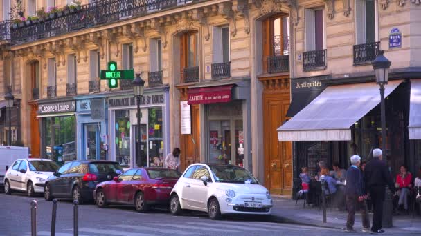 Rue typique de Paris — Video