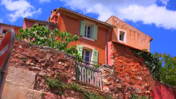 Fransız hill town Roussillon — Stok video