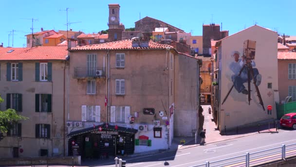 Edificios pintados con imágenes — Vídeo de stock