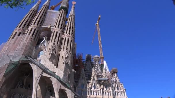 Catedral de la Sagrada Familia por Gaudí — Vídeo de stock