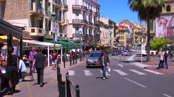 Hezká boulevard v Cannes — Stock video
