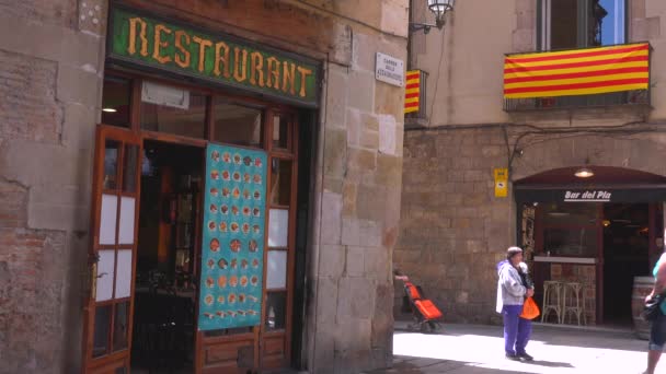 Restaurante colorido na Espanha . — Vídeo de Stock