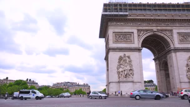 Arc de Triomphe in Parijs — Stockvideo