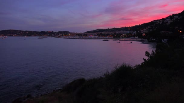 El sol se pone a lo largo de la Costa Azul de Francia — Vídeo de stock