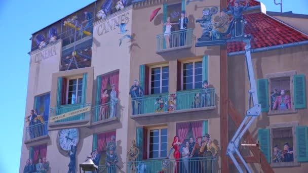 Edifícios pintados com imagens — Vídeo de Stock