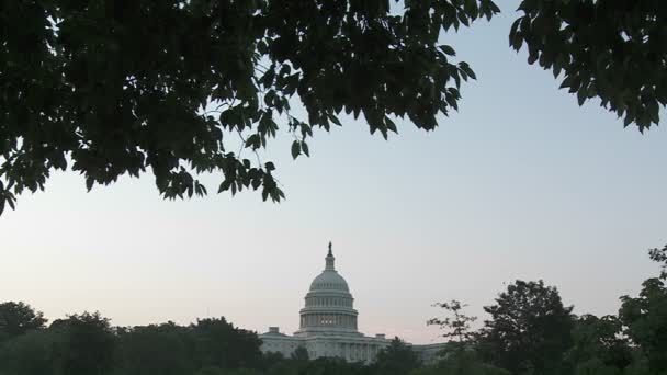 Capitol Building i Washington i skymningen — Stockvideo