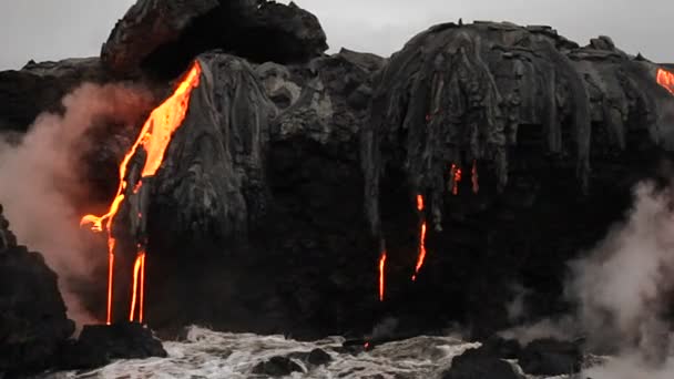 Lava flow into ocean — Stock Video