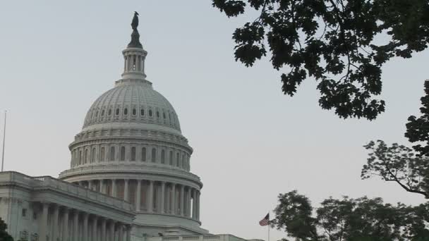 El edificio del Capitolio en Washington — Vídeo de stock