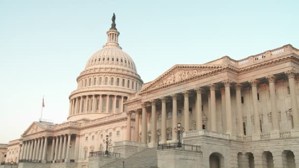 El edificio del Capitolio en Washington — Vídeo de stock