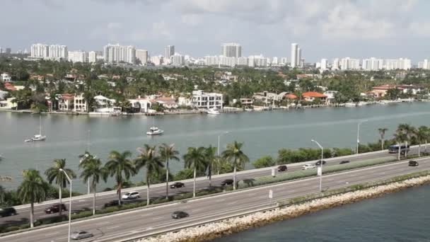 Дороги и многоэтажки Майами — стоковое видео