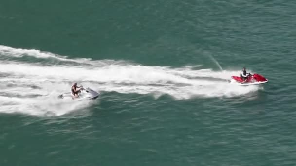Deux jet skis — Video