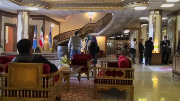 Interiér hotelu tátu v Yazd — Stock video