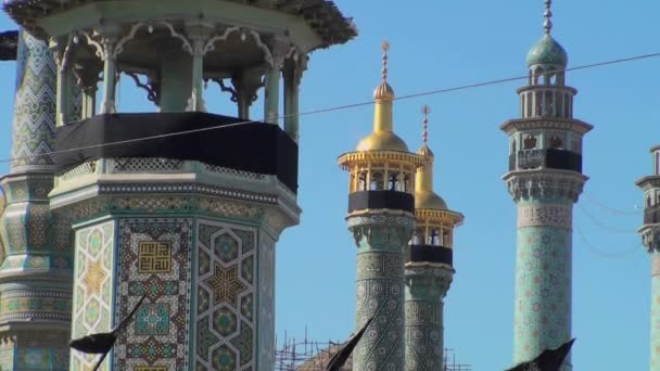Pináculos islâmicos tradicionais em um edifício no Irã — Vídeo de Stock
