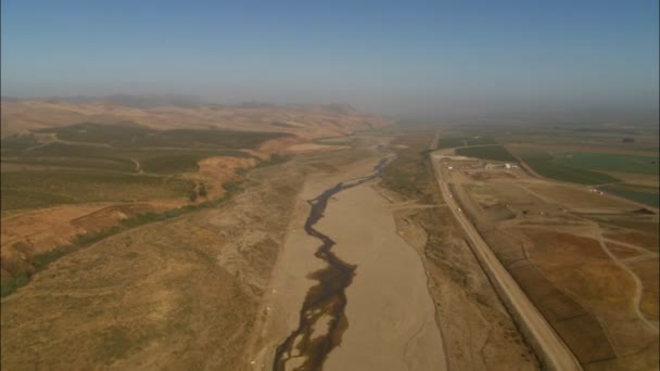 Vue sur les collines verdoyantes — Video