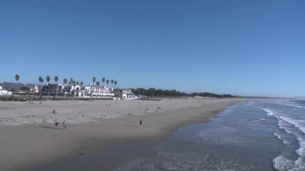 Zawodnik na piasku w Pismo Beach — Wideo stockowe