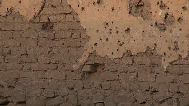 Bullet holes in a wall in Kabul — Stock Video