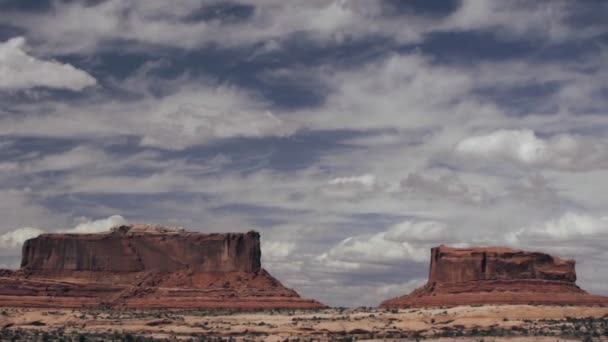 Sombras de nubes se mueven a través — Vídeo de stock