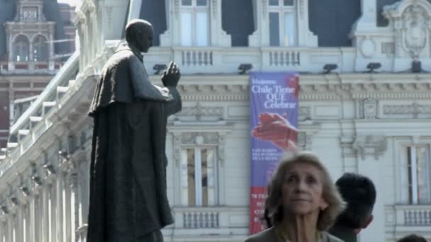 Pomnik w Plaza de Armas, Santiago — Wideo stockowe