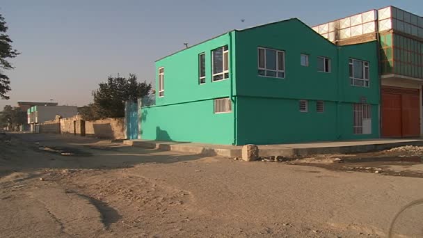 Um bairro abandonado solitário em Cabul — Vídeo de Stock