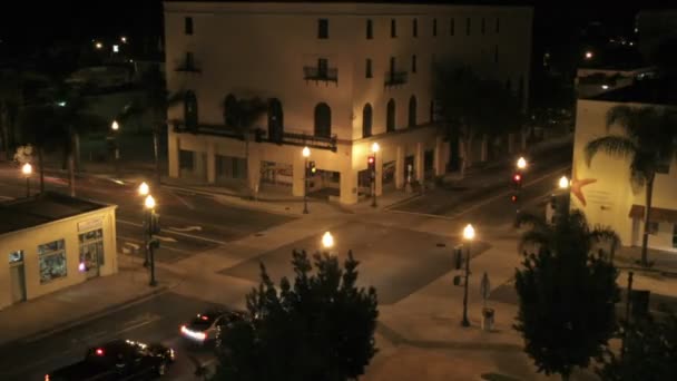 市交差点経由のトラフィックの速度 — ストック動画